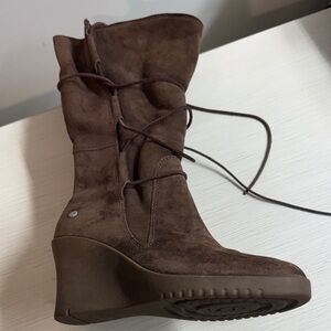 UGG Brown Suede Women's Boots size 8